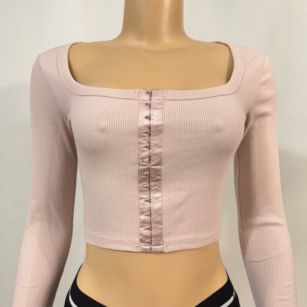 Victoria’s Secret Ribbed Long Sleeve Ribbed Crop Top Small - Picture 2 of 4